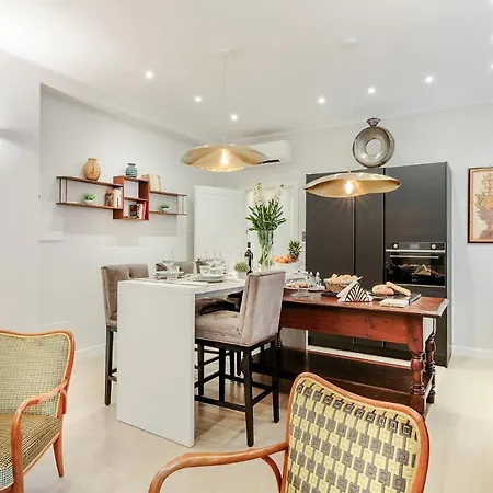The Palace View Penthouse, Modern Luxury In *