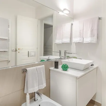 The Palace View Penthouse, Modern Luxury In Lucca